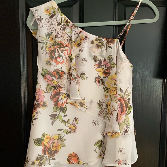 GORGEOUS Fun Ruffle Floral Top - Picture 4 of 8